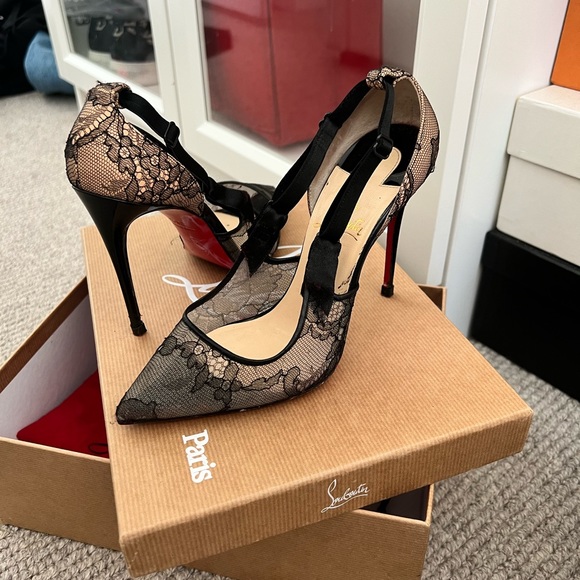 ***SOLD** Christian Louboutin Lace Jeanbi Pumps - Picture 2 of 3
